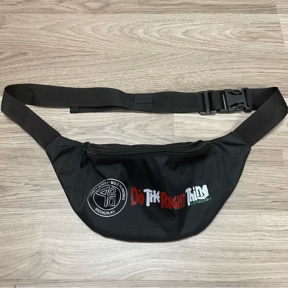 🖤 Defend Brooklyn RARE “Do The Right Thing” Fanny Pack🖤 - Picture 5 of 5